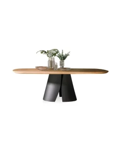Mesa Cosmopolitan | Devina Nais