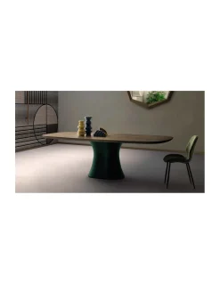 Mesa Cosmopolitan | Devina Nais