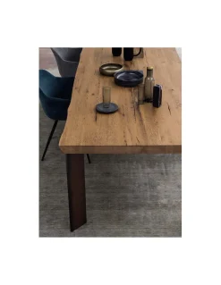 Mesa Master | Devina Nais