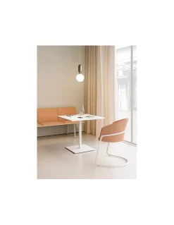 Silla Copa con base Cantilever | Viccarbe