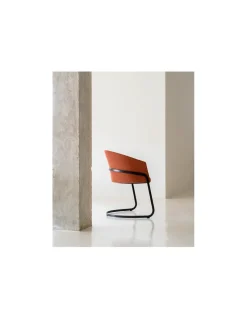 Silla Copa con base Cantilever | Viccarbe